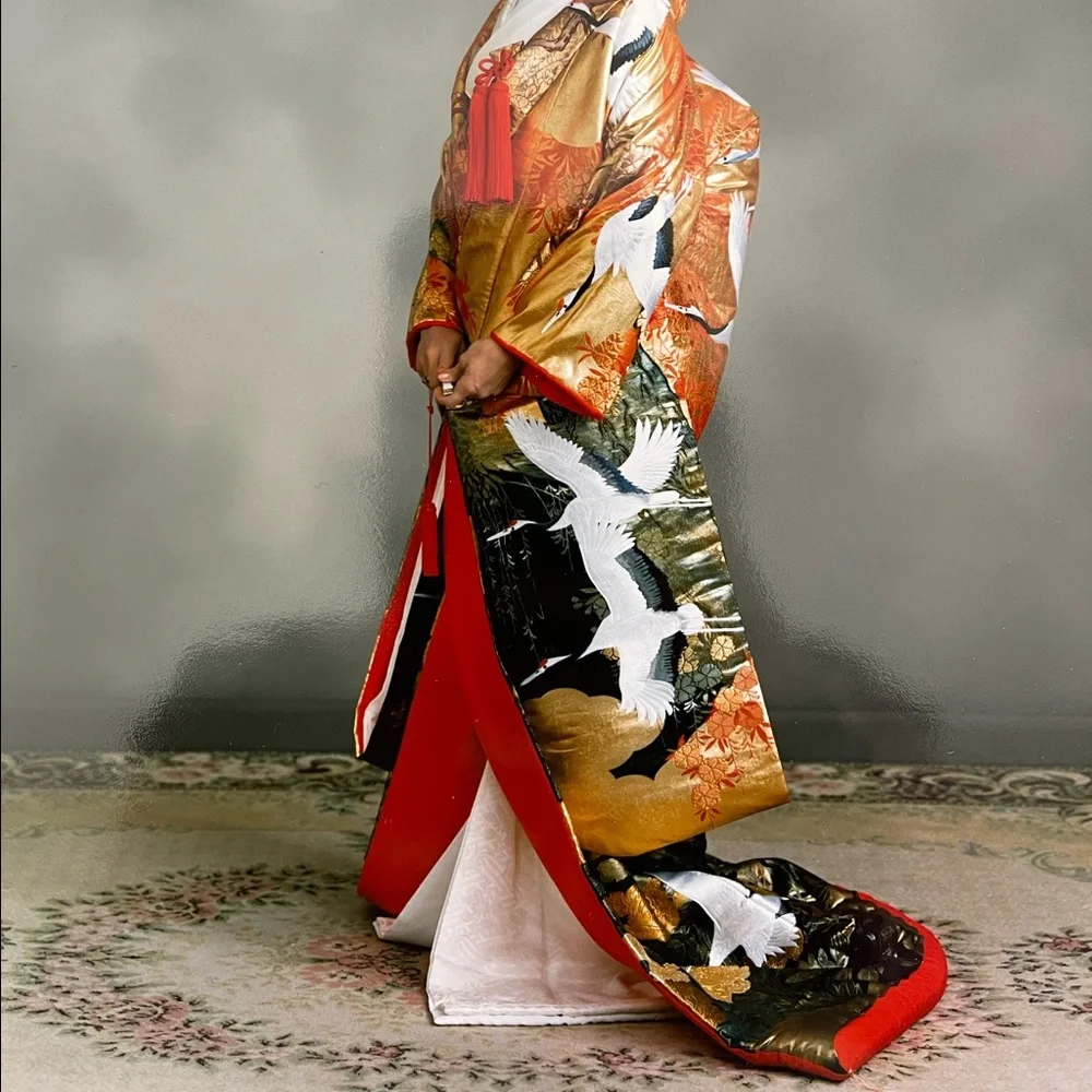 $40,000 Genuine Japanese silk & gold WEDDING KIMONO Made and purchased in Tokyo. - Picture 3 of 4